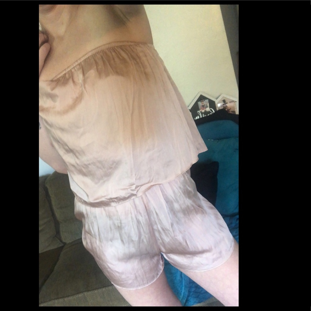 Women’s Romper. New! 🔮